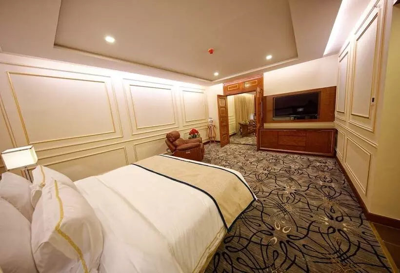 هتل Royal Swiss Lahore