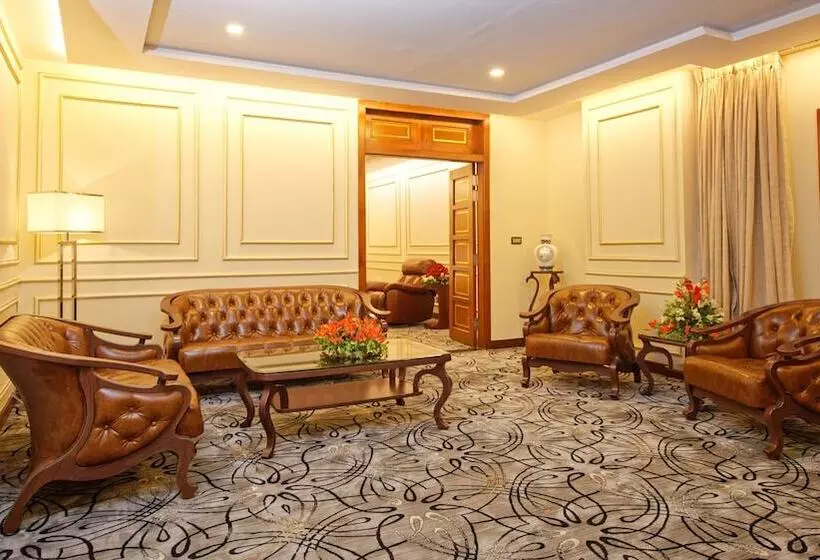 هتل Royal Swiss Lahore