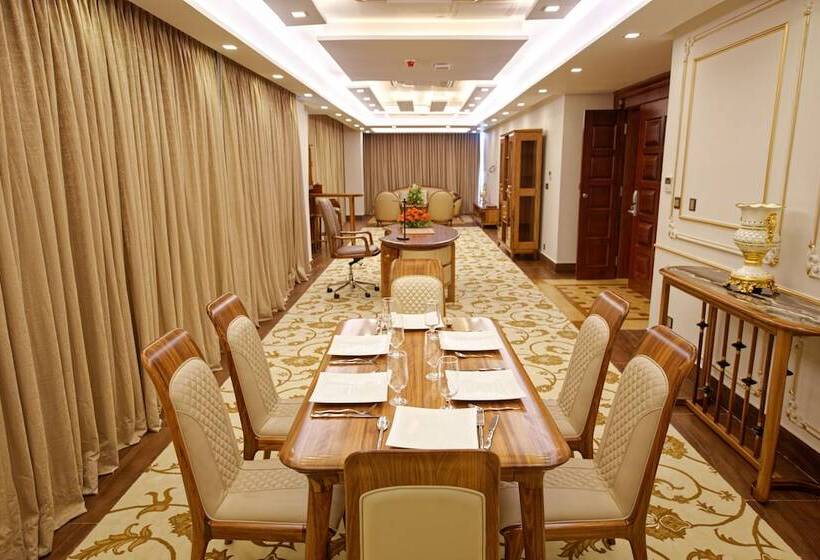 هتل Royal Swiss Lahore