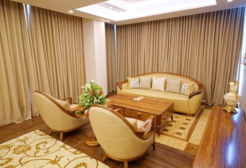 هتل Royal Swiss Lahore