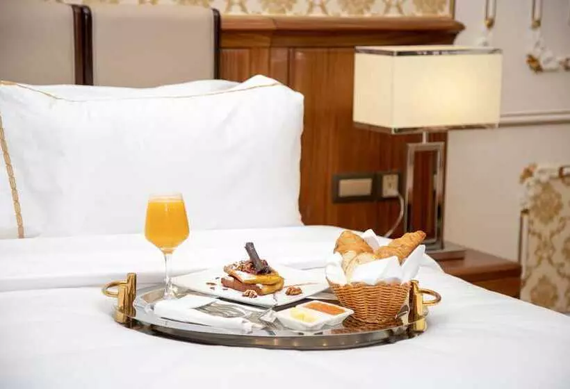 هتل Royal Swiss Lahore