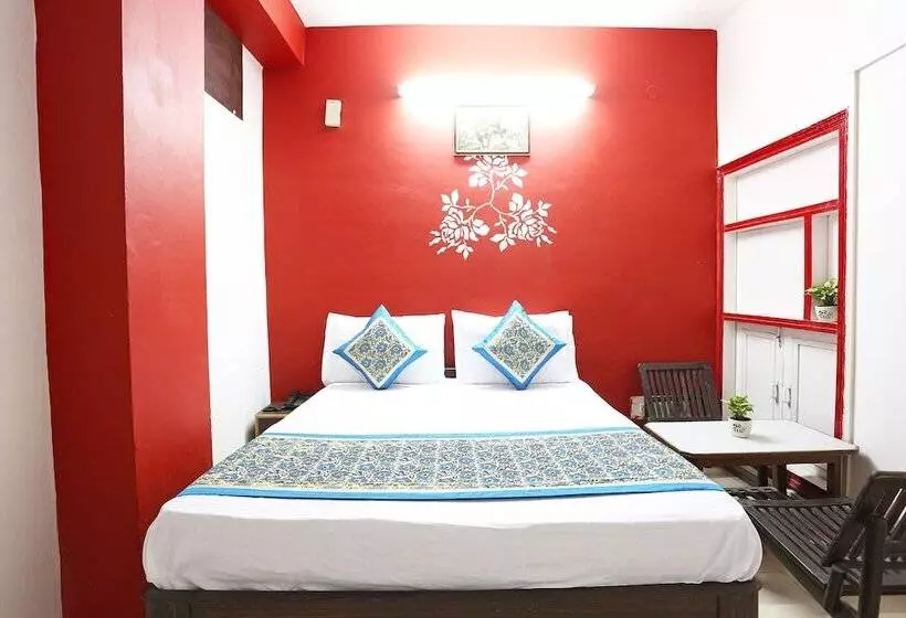 Spot On 35573 Hotel Classic