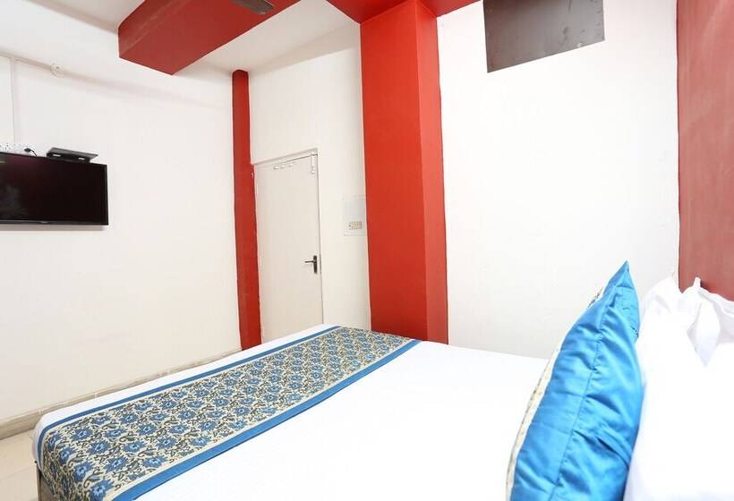 Spot On 35573 Hotel Classic