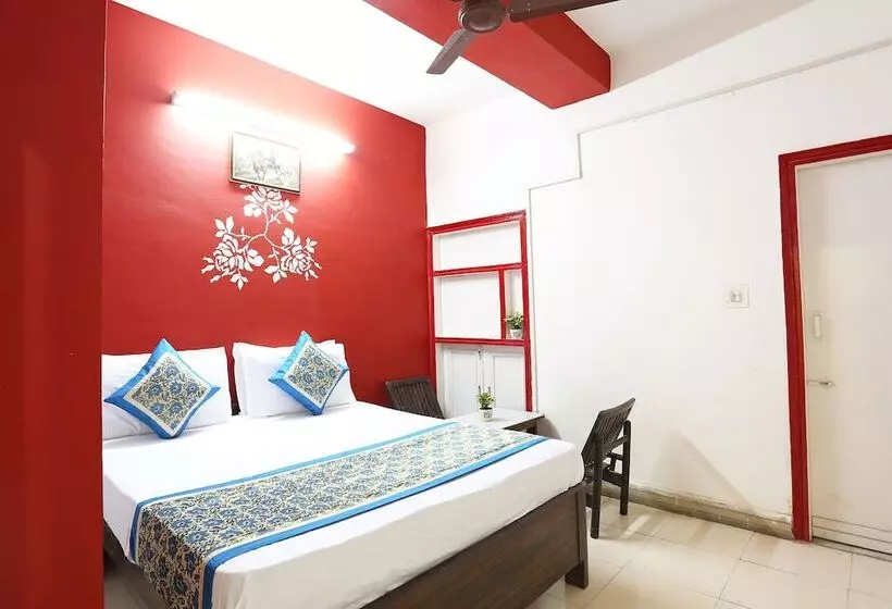 Spot On 35573 Hotel Classic