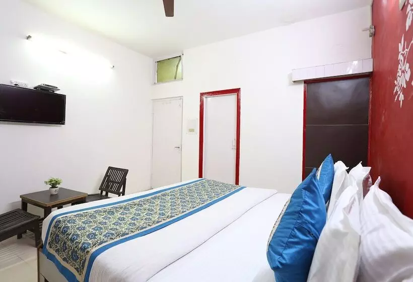 Spot On 35573 Hotel Classic