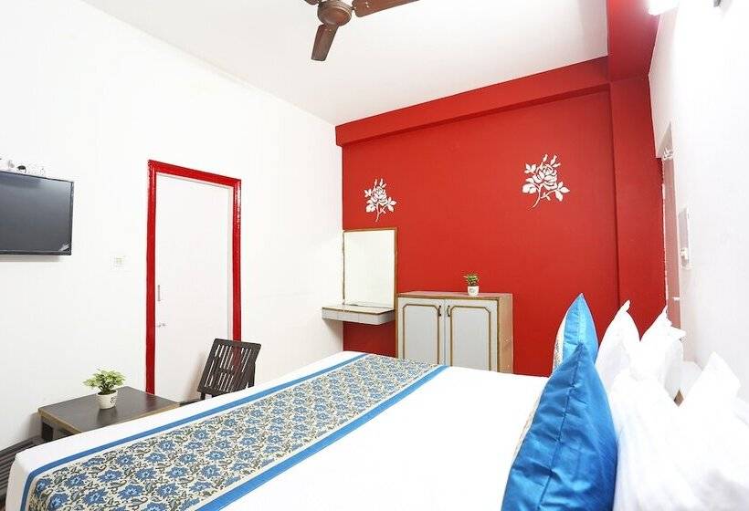 Spot On 35573 Hotel Classic