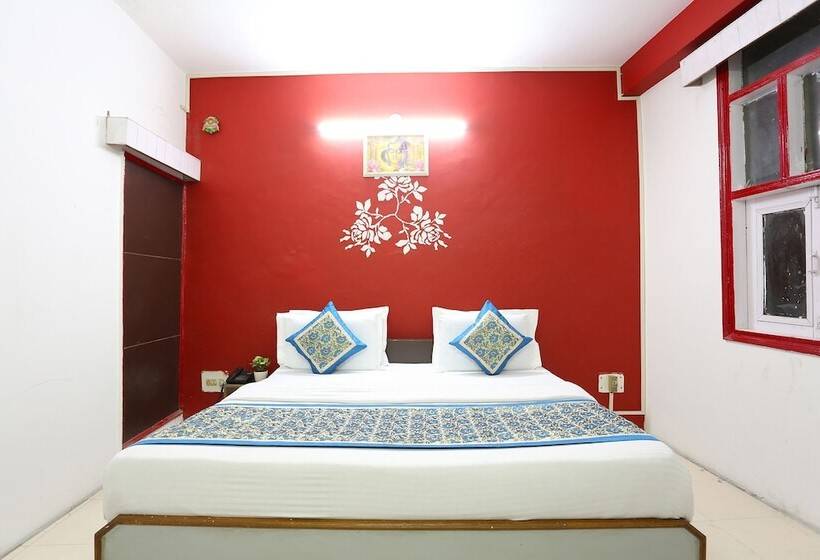 Spot On 35573 Hotel Classic