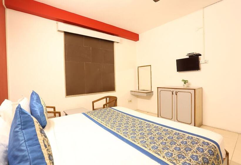 Spot On 35573 Hotel Classic