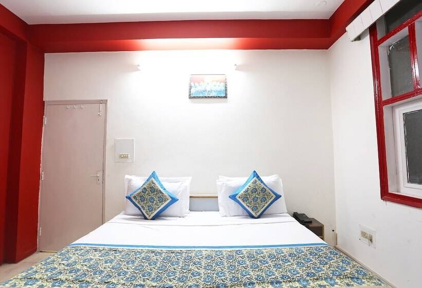 Spot On 35573 Hotel Classic