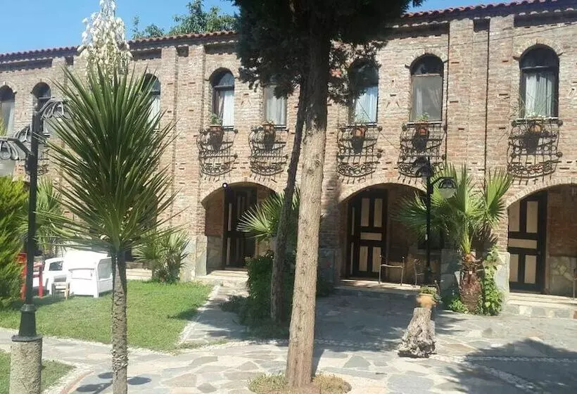 Antik Manastir Butik Otel