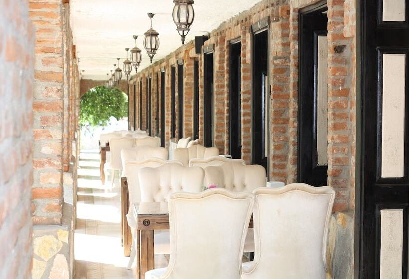 Antik Manastir Butik Otel