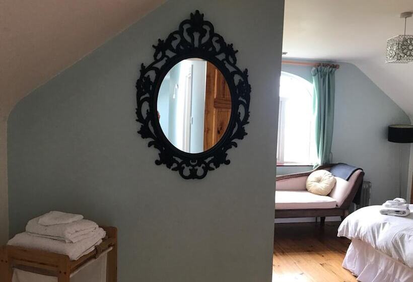 민박 Rose Of The Sea