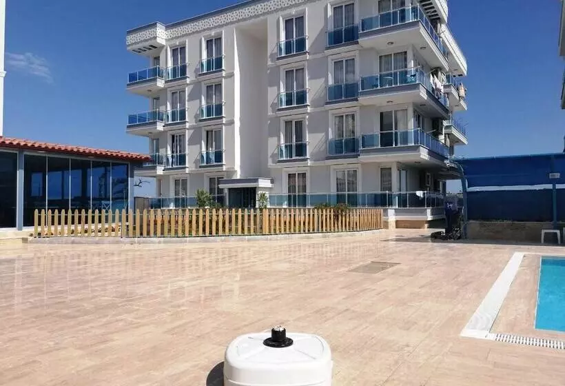 Cemre Apart