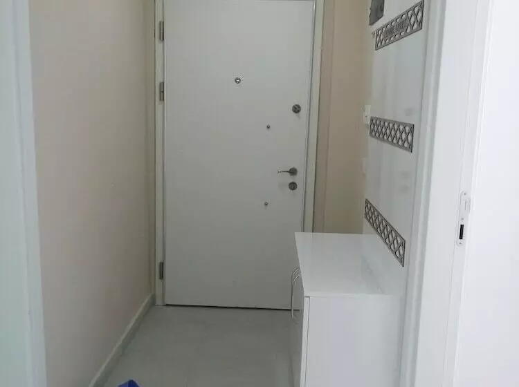 Cemre Apart