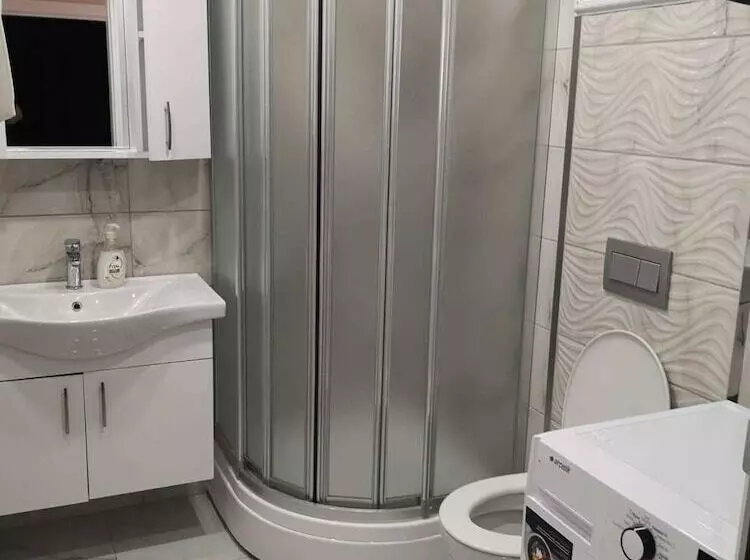 Cemre Apart