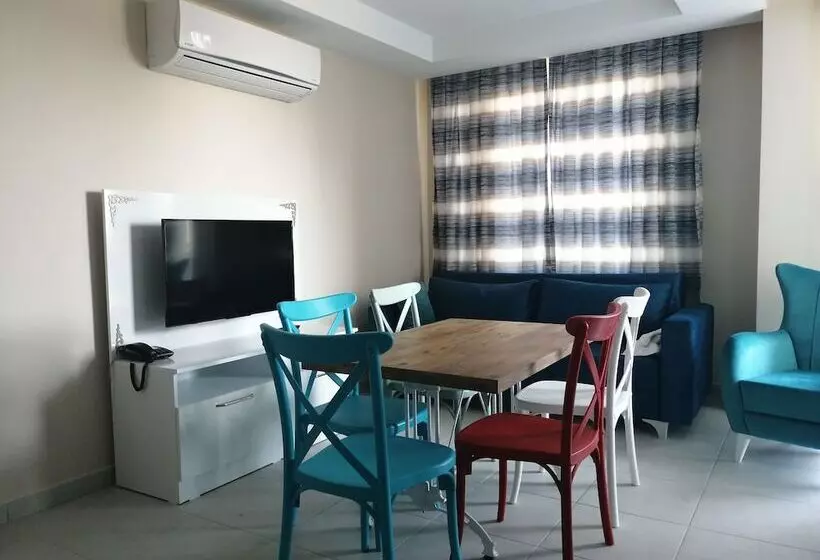 Cemre Apart