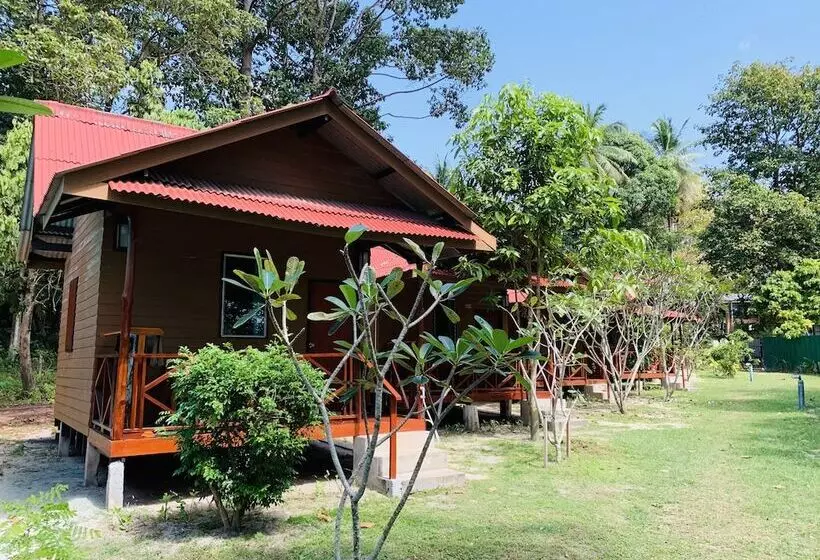 Hotelli Koh Jum Delight Beach
