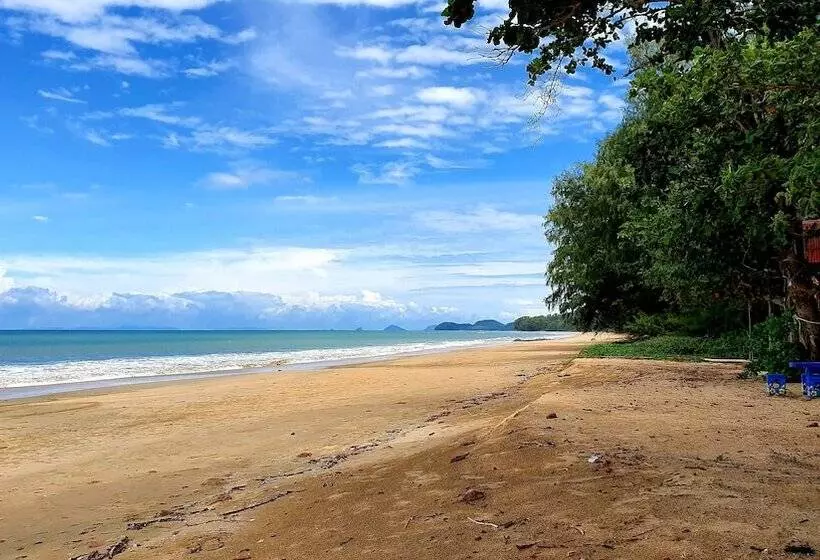 Hotelli Koh Jum Delight Beach