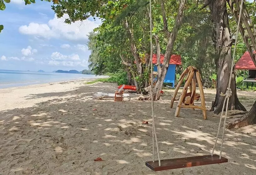 Hotelli Koh Jum Delight Beach