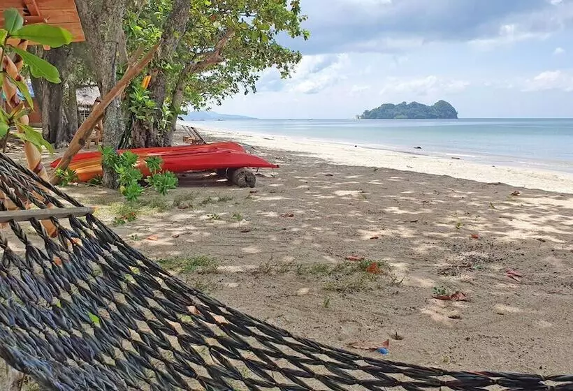 Hotelli Koh Jum Delight Beach