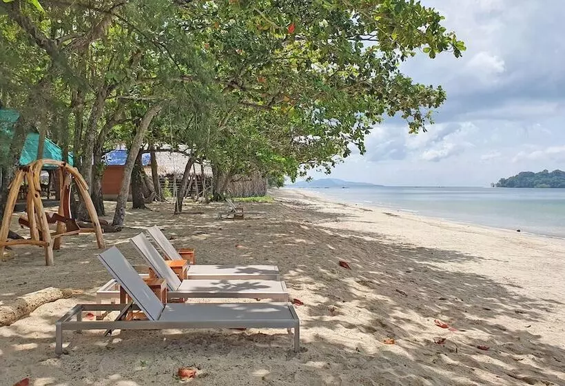 Hotelli Koh Jum Delight Beach