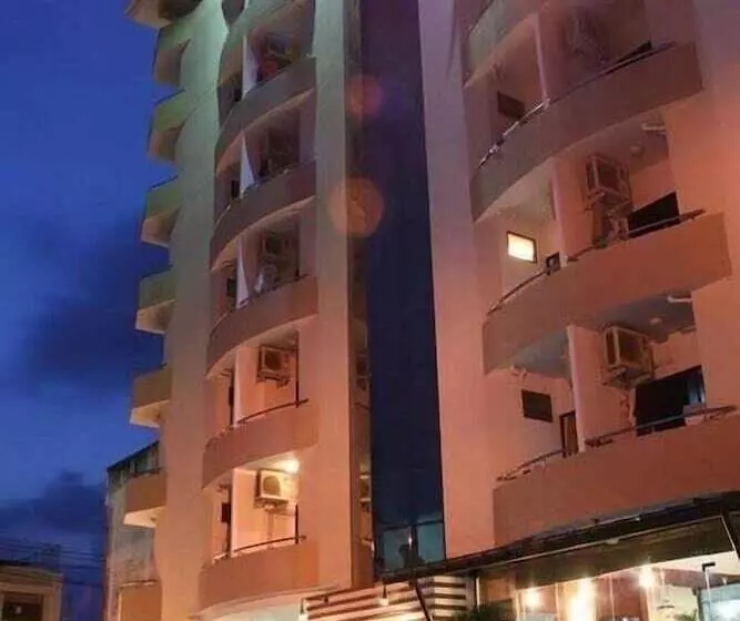 ホテル Natcha Apartment&condo