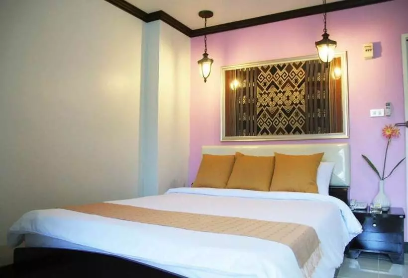 ホテル Natcha Apartment&condo