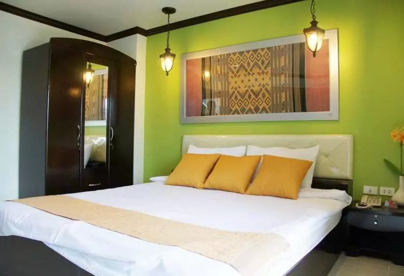 ホテル Natcha Apartment&condo