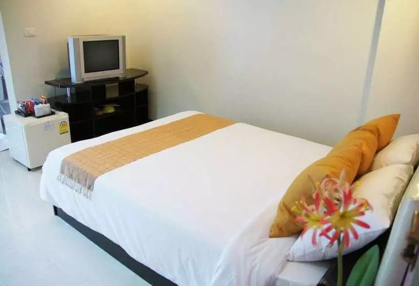 ホテル Natcha Apartment&condo