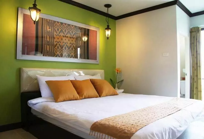 ホテル Natcha Apartment&condo