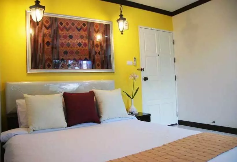 ホテル Natcha Apartment&condo