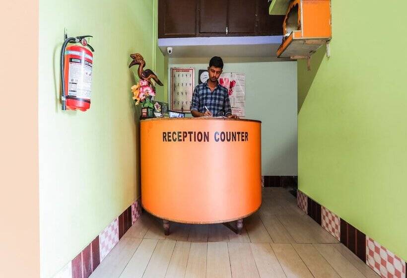 Spot On 47105 Hotel Hornbill