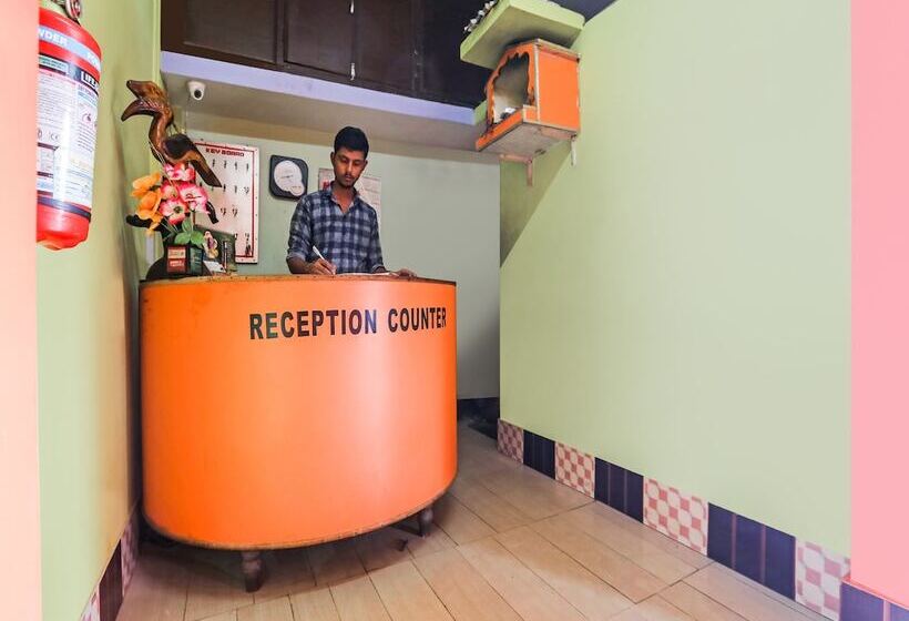 Spot On 47105 Hotel Hornbill