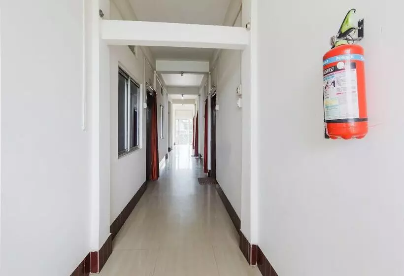 Spot On 47105 Hotel Hornbill