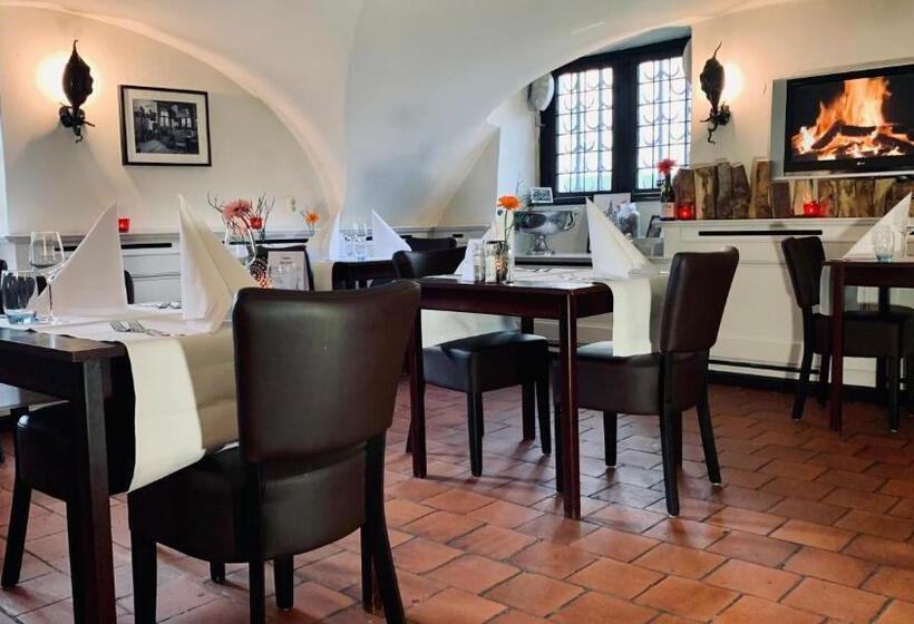 فندق Kasteel De Essenburgh