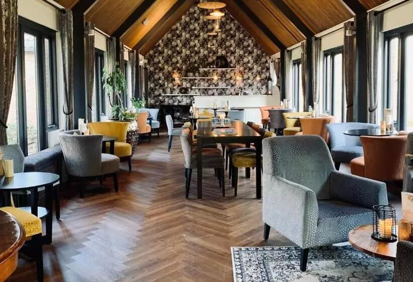 ホテル Kasteel De Essenburgh