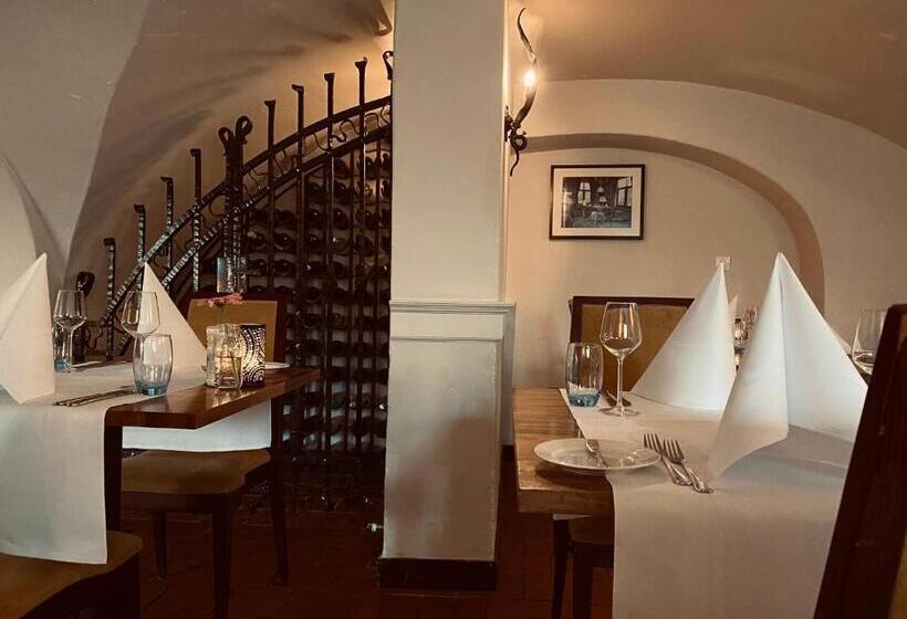 فندق Kasteel De Essenburgh