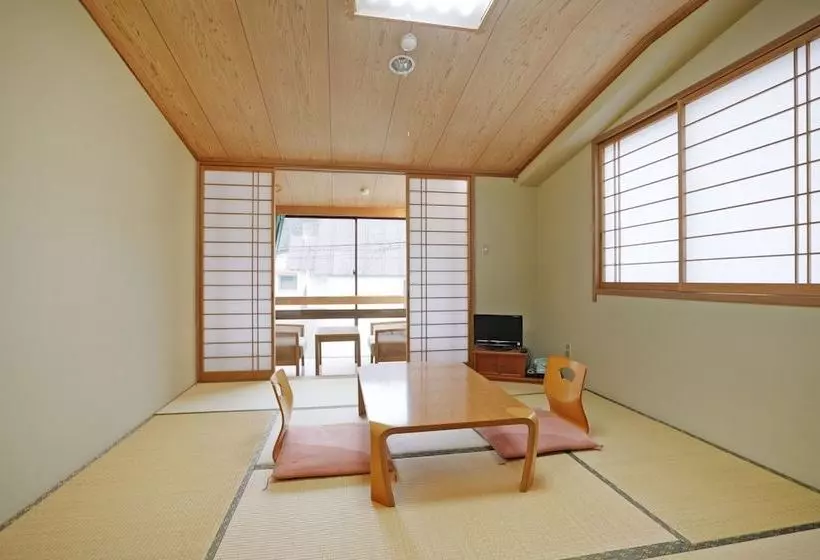 ユースホステル Onsen Guesthouse Yukori By Oyo Rooms