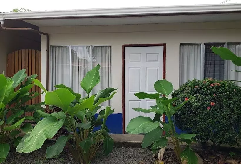 Aamiaismajoitus (B&B) Saltish Hotel & Villas