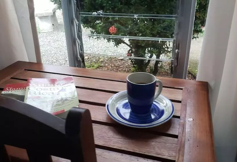 Aamiaismajoitus (B&B) Saltish Hotel & Villas