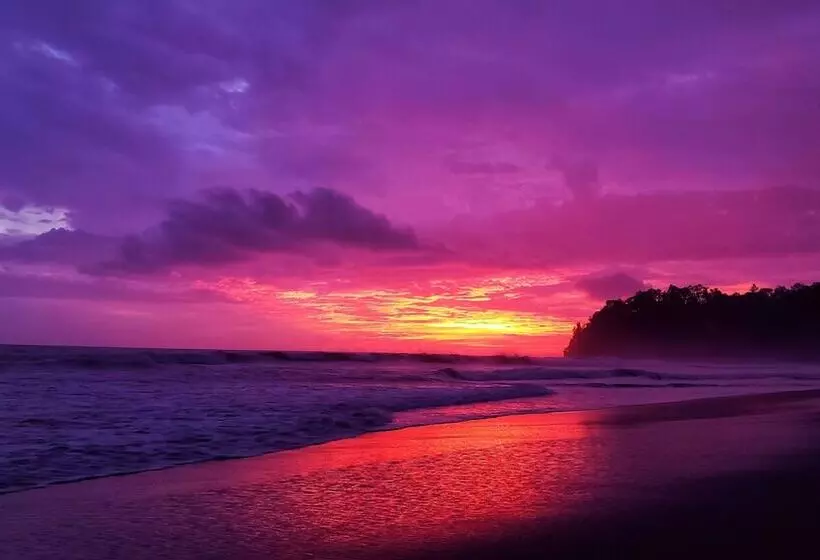 Aamiaismajoitus (B&B) Saltish Hotel & Villas