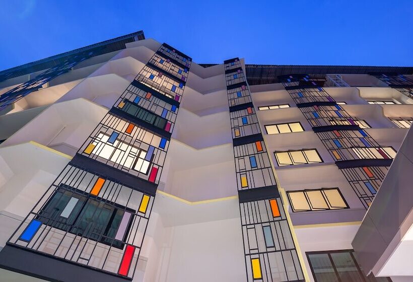 هتل B2 Nakhon Si Thammarat Premier