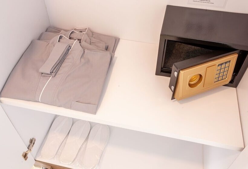 هتل B2 Nakhon Si Thammarat Premier