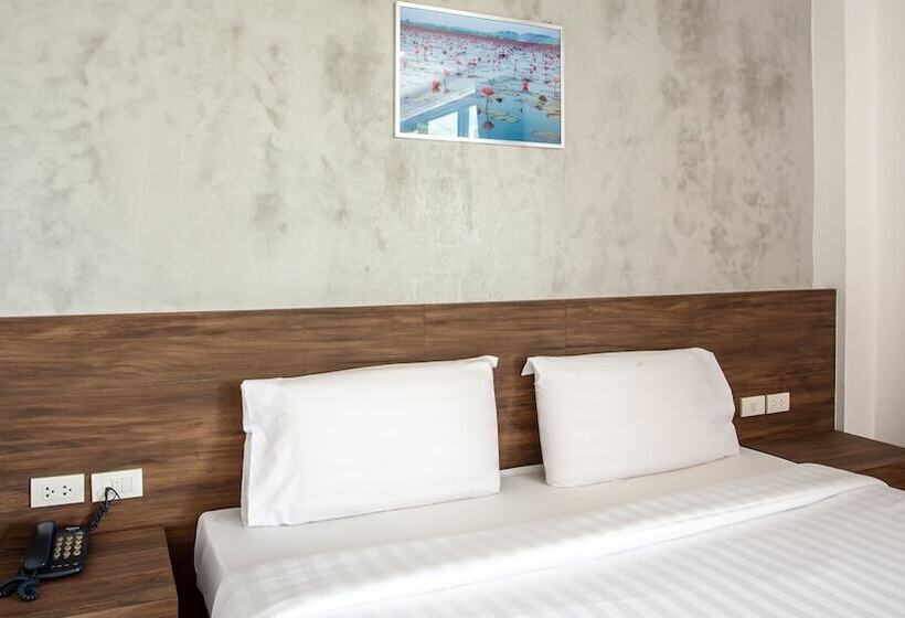 هتل B2 Nakhon Si Thammarat Premier