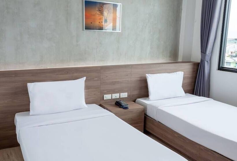 هتل B2 Nakhon Si Thammarat Premier