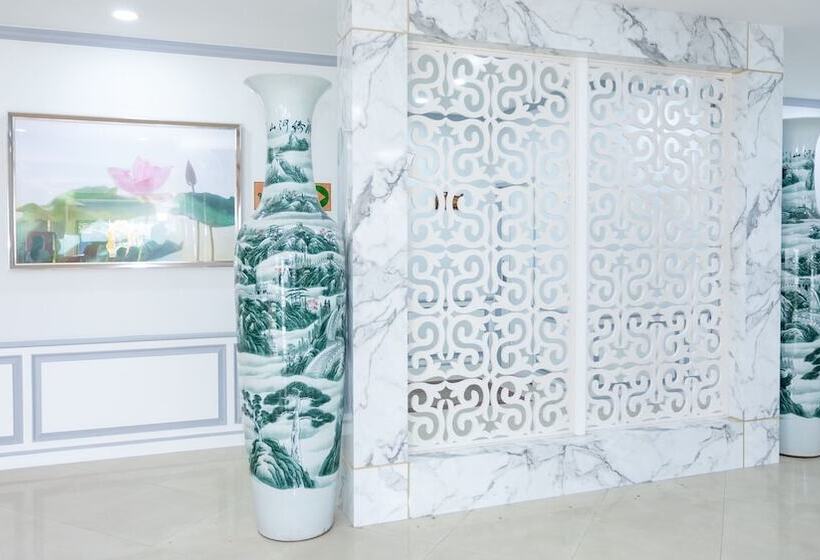 هتل B2 Nakhon Si Thammarat Premier