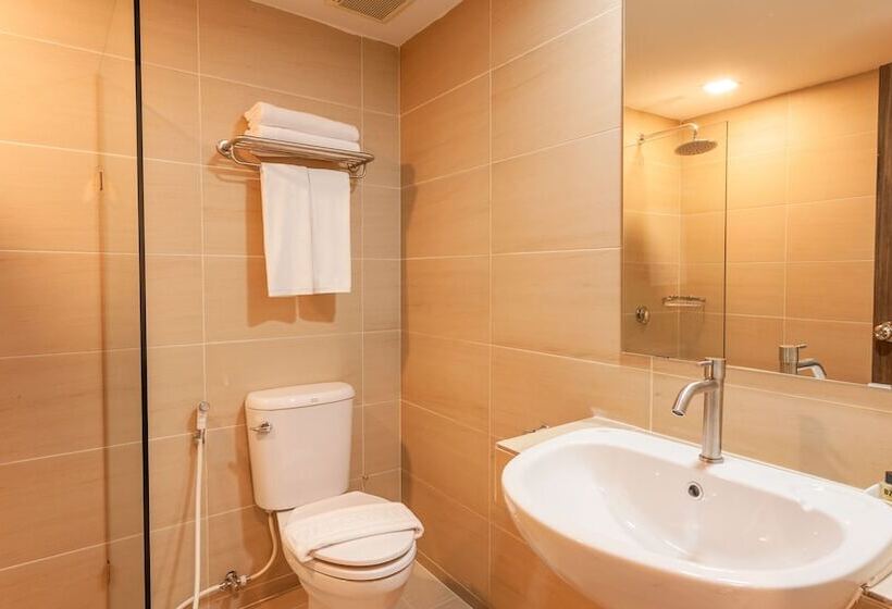 هتل B2 Nakhon Si Thammarat Premier