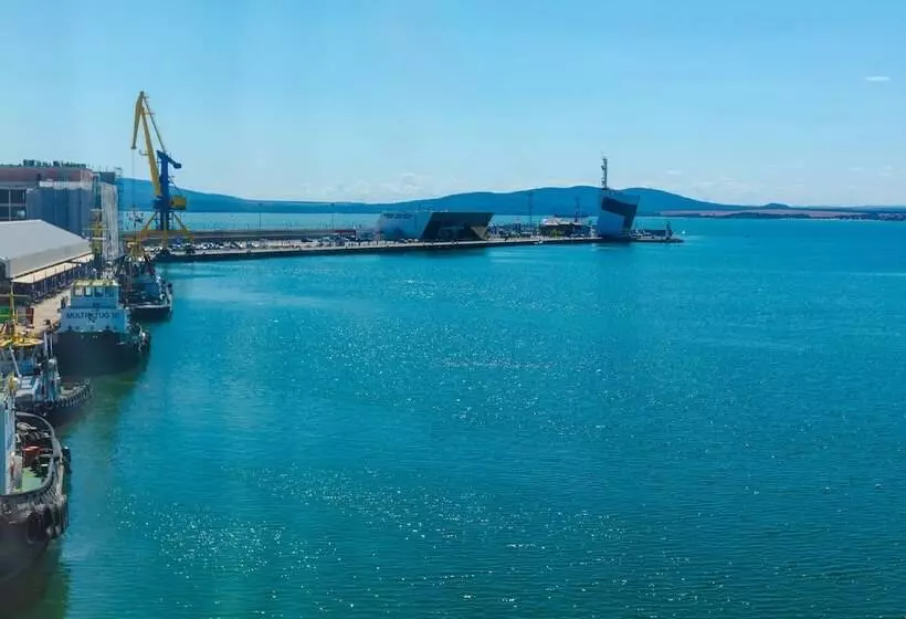 هتل Marina Burgas