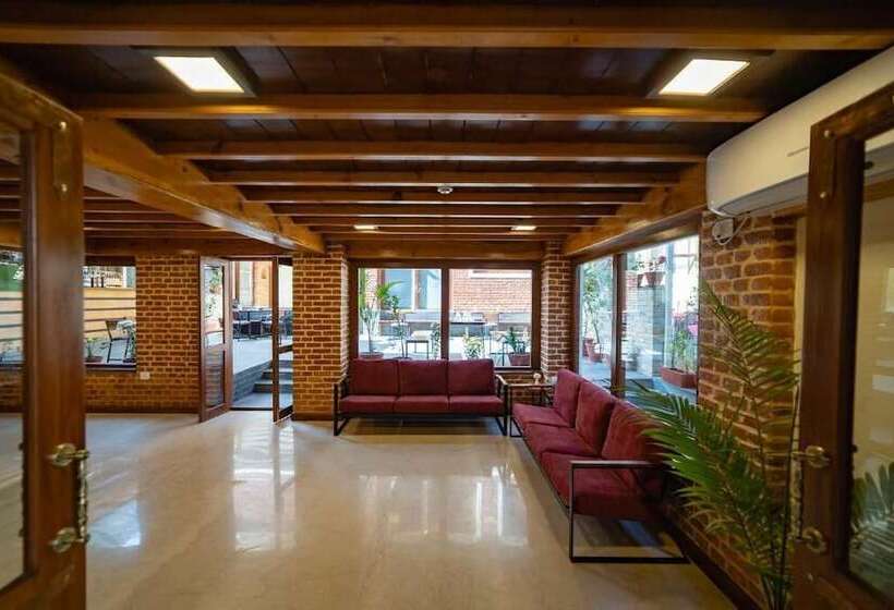 هتل Traditional Stay