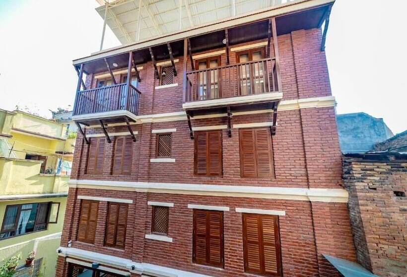 هتل Traditional Stay